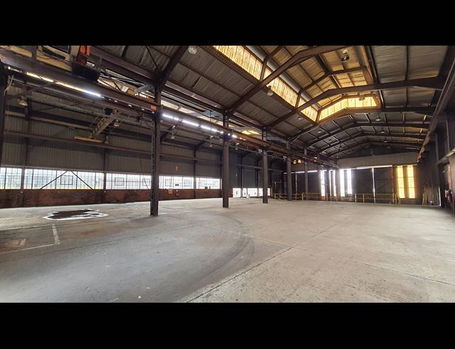 1,850M² WAREHOUSE FOR SALE IN CHLOORKOP